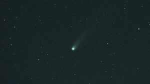 Dos cometas cruzan el cielo en octubre; ¿cómo puedes verlos?