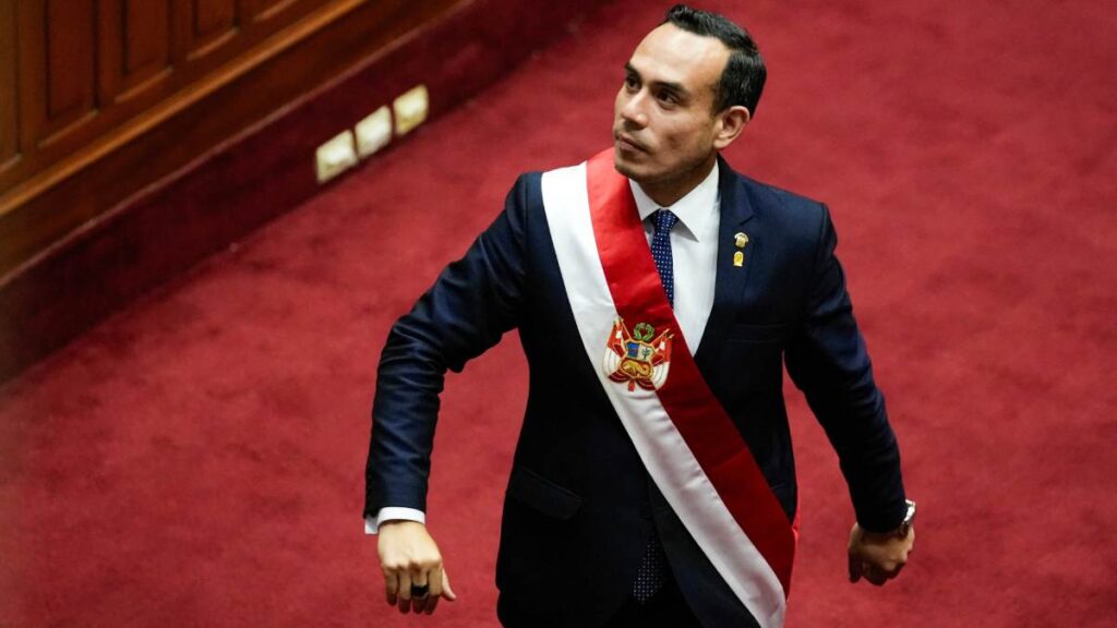 El Nuevo Presidente De Peru Jose Jeri Investidura