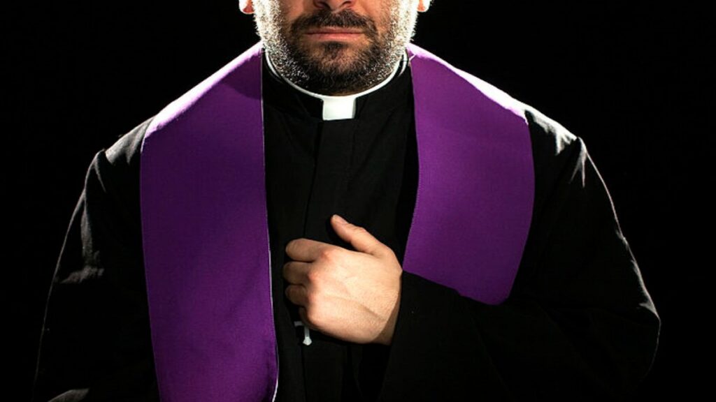 Estafan Con Cuenta De Exorcista De Saltillo