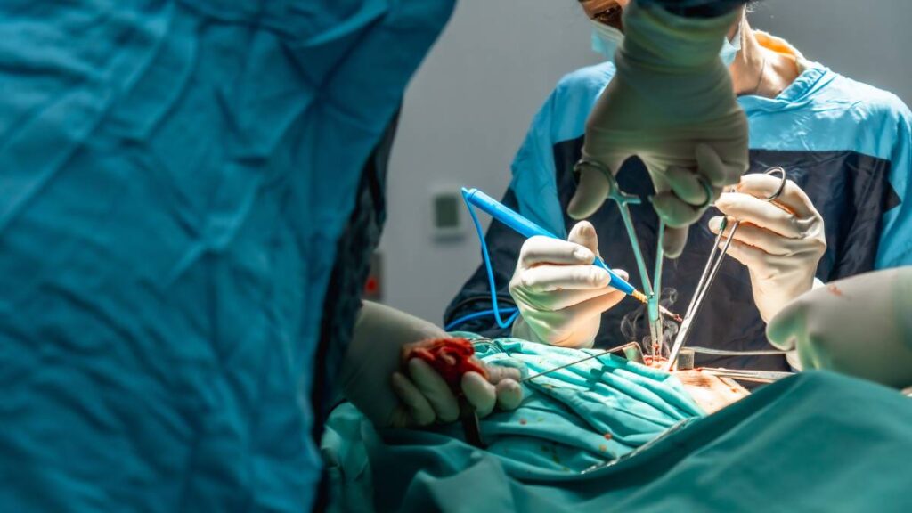 Otra paciente denuncia al cirujano de Paloma Nicole.