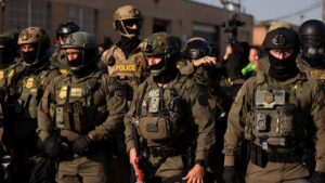 ICE deberá portar cámaras corporales en Chicago tras fallo judicial