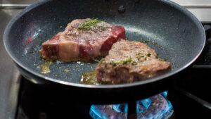 Cocina un filete jugoso y con el término ideal aplicando la técnica 3-3-2-2