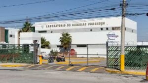 Deudos revisan prendas para identificar cuerpos del Crematorio Plenitud