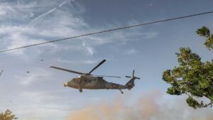 Video: helicóptero desprende techos de afectados por lluvias en Hidalgo