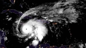 Huracán Melissa visto desde el espacio: imágenes satelitales muestran su fuerza sobre el Caribe