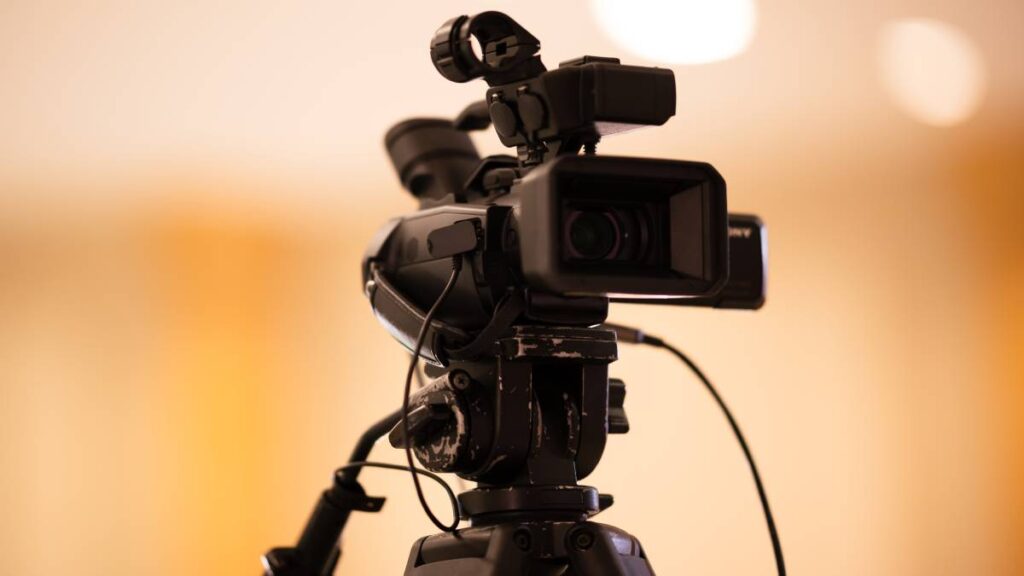 Ex-OnlyFans e influencer transmite el nacimiento de su bebé en vivo: viralizan video del momento exacto