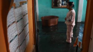 Fuertes lluvias dejan inundada Iztapalapa