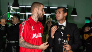 Justin Bieber sorprende a sus fans al bailar al son del mariachi