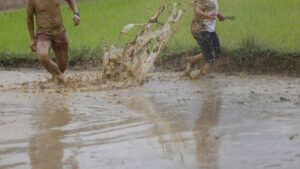 “Te presentas 14 días después”: habitantes lanzan lodo e insultos a alcaldesa de Álamo