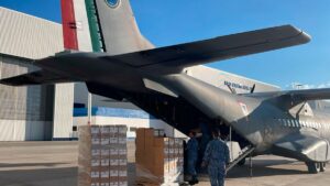 Lleva Defensa despensas y agua a damnificados por lluvias en Veracruz