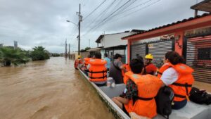Lluvias dejan un muerto y 1,200 viviendas dañadas en Puerto Vallarta