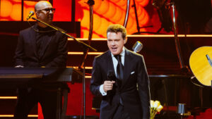 Luis Miguel reaparece junto a su novia Paloma Cuevas y sorprende con su aspecto