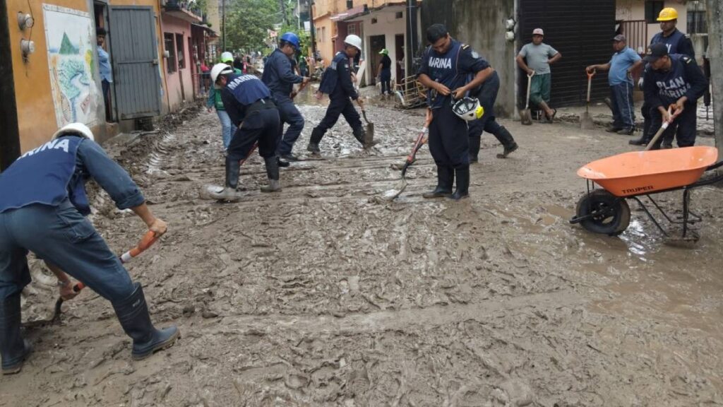 Personal naval activa el Plan Marina por lluvias.