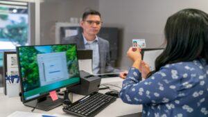 Nueva licencia de conducir E13 en CDMX: ¿Quiénes la deben de tramitar?