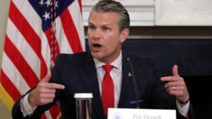 EE. UU. ataca presunta narcolancha en el Caribe; jefe del Pentágono confirma seis muertos