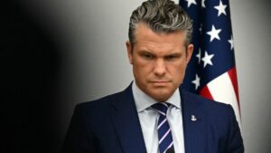 Avión del secretario de Defensa de EE. UU. aterriza de emergencia en Reino Unido