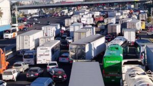 Piperos toman caseta de Tepotzotlán y provocan caos en la México-Querétaro