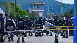 Acuerdo seguridad pública: ¿Descuidan policías locales, refuerzan Guardia Nacional?