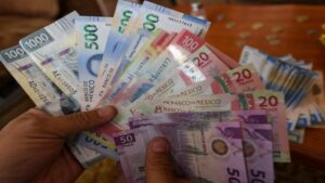 Banxico presenta nuevas familias de billetes y deja fuera el de 20 pesos