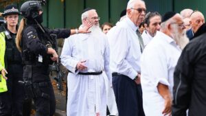 Identifican al agresor del ataque en sinagoga de Mánchester; detienen a tres sospechosos