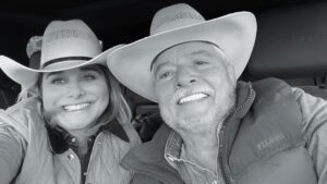 Muere Víctor Cruz Russek, esposo de la gobernadora de Chihuahua, a los 74 años