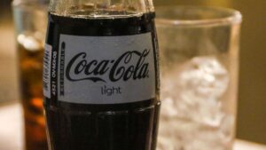 ¿Cómo las bebidas light, cero y sin calorías lograron cambios en el IEPS?