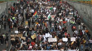 Comunidad estudiantil de la UNAM y normalistas de Ayotzinapa encabezan las movilizaciones en CDMX