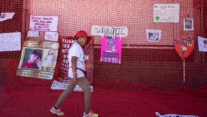 “Hilos”: el monólogo que transforma el dolor en arte