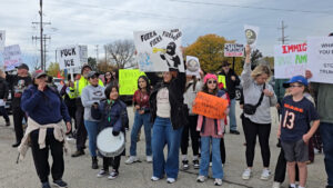 Se manifiestan en Chicago contra presencia de agentes migratorios en las calles
