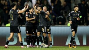 El Copenhague cae ante el Qarabag en la Champions League; Rodrigo Huescas sale lesionado