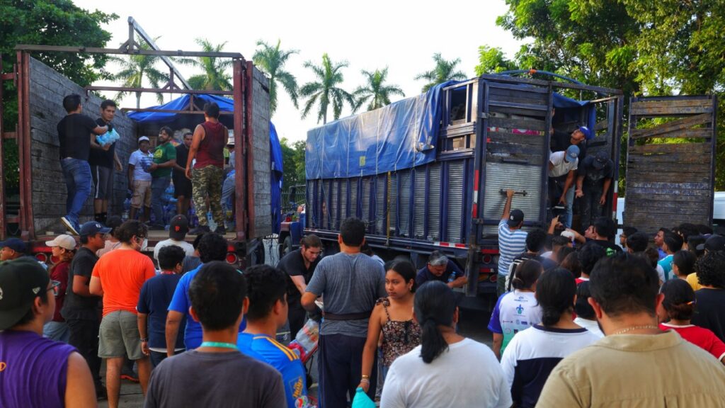 Recibe Universidad Veracruzana 100 toneladas de ayuda de la UNAM