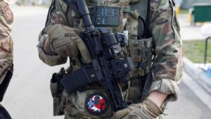 Cárteles mexicanos ofrecen hasta 50 mil dólares por asesinar a agentes del ICE, según EE. UU.