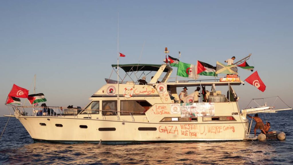 Flotillas buscan llegar a Gaza.