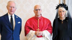 El Rey Carlos III y el Papa León XIV hacen historia, rezan juntos en el Vaticano