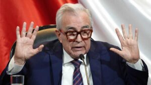 Rocha Moya se disculpa por haber llamado “meserita” a su nueva secretaria general de Gobierno