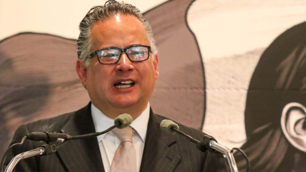 Santiago Nieto revela que presentó 10 denuncias por huachicol fiscal