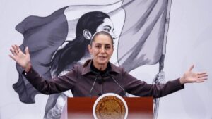 Sheinbaum: contratos de medicamentos deben cumplirse pese a adeudos del gobierno