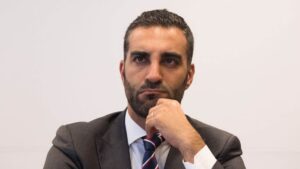 Sheinbaum y Fiscalía CDMX confirman detención de Simón Levy; él lo niega