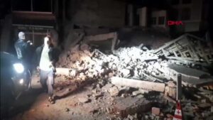 Fuerte sismo de 6.0 en Turquía; reportan daños y derrumbes