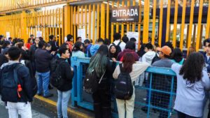Reportan toma de Prepa 8 de la UNAM por encapuchados