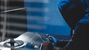 Alertan por “toque fantasma”, la nueva estafa que clona pagos sin contacto