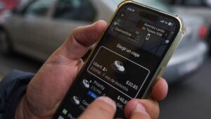 Uber podrá recoger y dejar pasajeros en aeropuertos