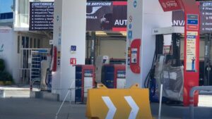 Desabasto de gasolina afecta el sur del Edomex; venden litro hasta en 45 pesos