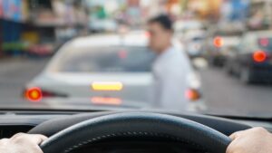 Va a entrevista de trabajo y termina asaltada: le roban su auto y a su novio en Amozoc, Puebla