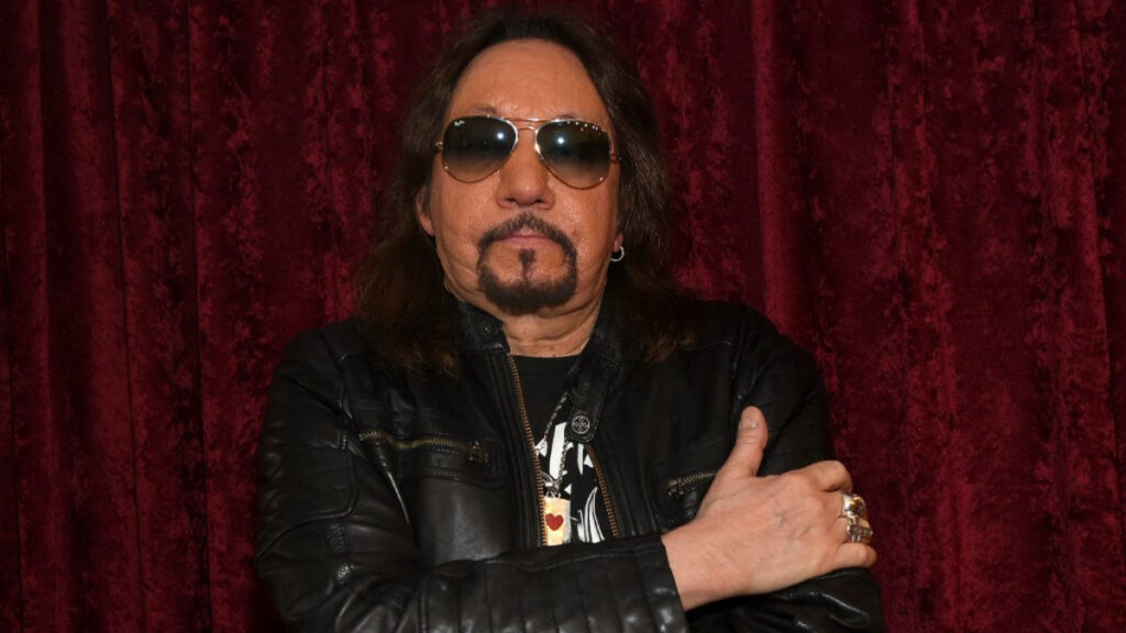 Muere Ace Frehley, guitarrista de Kiss, a los 74 años