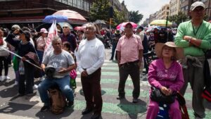 Sheinbaum llena el Zócalo, pero sin entusiasmo del público